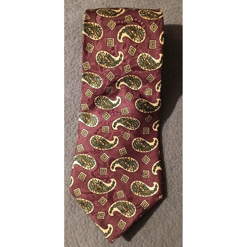 Parisian Signature 100% Silk Burgundy Paisley Tie - 60in Long/4in Wide